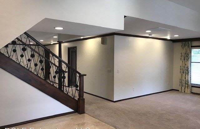1513 Duffner Gallery 4