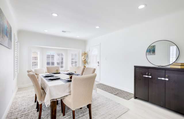 6343 West 82nd Street Gallery 3
