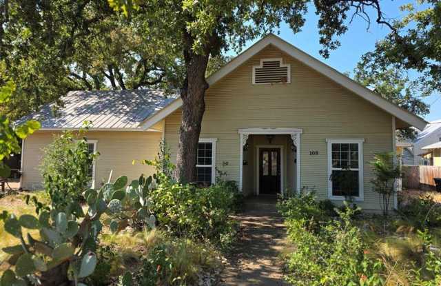 FOR LEASE!! photos photos