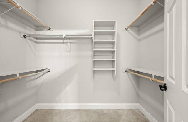 13638 Cantebury Avenue Gallery 4