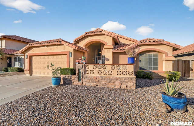 Charming 3BR House in Phoenix - 4536 East Thistle Landing Drive, Phoenix, AZ 85044