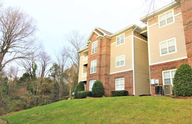 Minutes from UNCC Campus - 9849 Campus Walk Lane, Charlotte, NC 28262