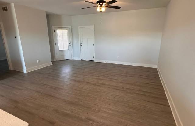 $1795 - 4 bed 3 bath - New Build Duplex in a beautiful neighborhood! Gallery 3