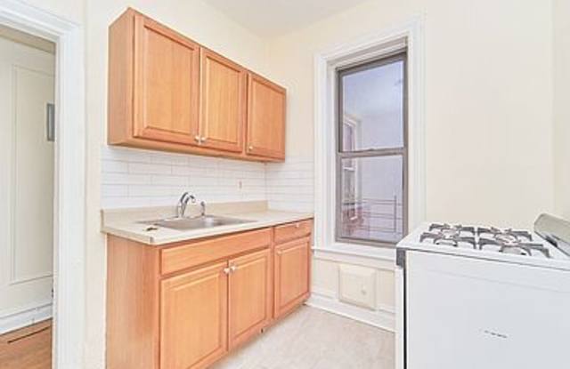 221 E 16th St photos photos