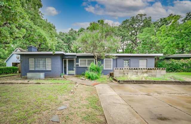 1122 W Park Row Drive - 1122 West Park Row Drive, Arlington, TX 76013