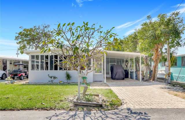 804 N Topaz St photos photos