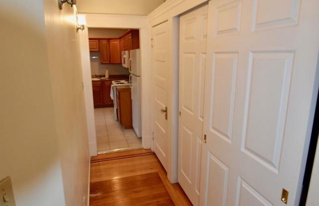 521 16th Ave E #8 Gallery 3