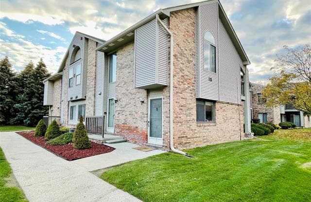 42758 LILLEY POINTE Drive - 42758 Lilley Pointe Dr, Wayne County, MI 48187