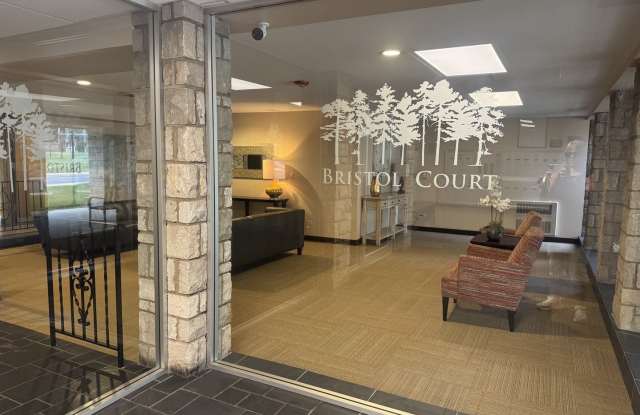 400 Ascot Drive Gallery 2