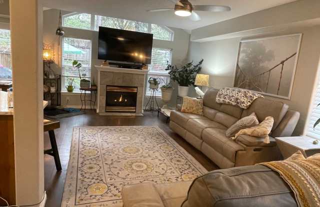 Updated Townhouse in Sherwood- Amazing Location! - 17724 Southwest Heatherwood Lane, Sherwood, OR 97140 Updated Townhouse in Sherwood- Amazing Location! - 17724 Southwest Heatherwood Lane, Sherwood, OR 97140