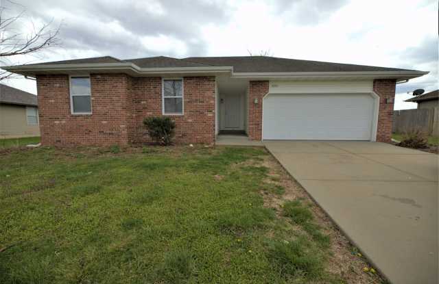 3 bedroom 2 bathroom home with fence photos photos