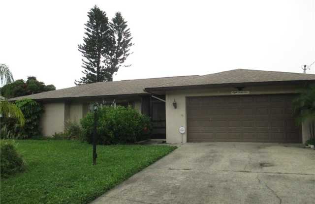 841 SE 41st St lot: 31 photos photos