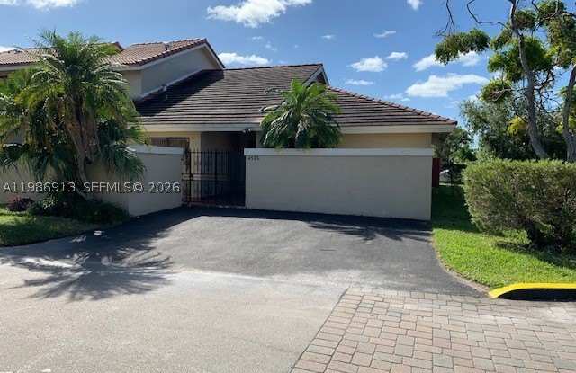 4526 SW 143rd Ct W Gallery 2