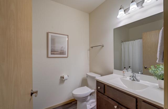 Fully Furnished Short Term Lease Gallery 3
