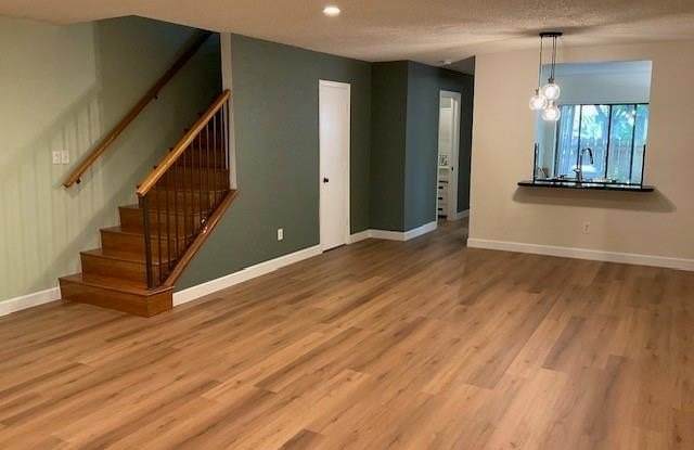 2106 NE 44th St photos photos