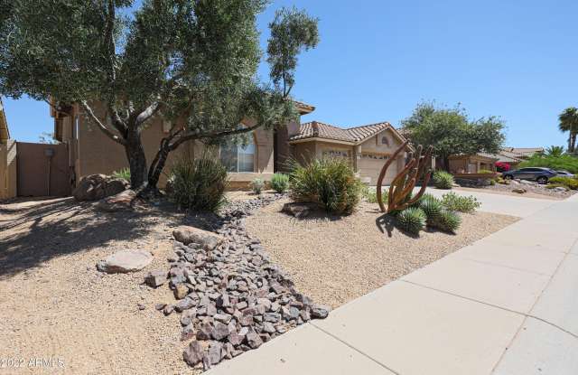7438 E Sand Hills Road Gallery 4