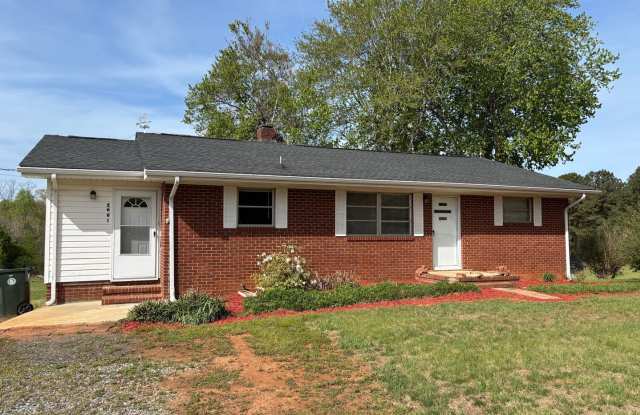 3 Bed, 1.5 Bath brick home located on Gallimore Town Rd photos photos