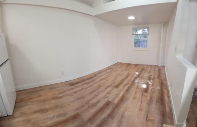 1 bed 1 bath near downtown Gallery 3