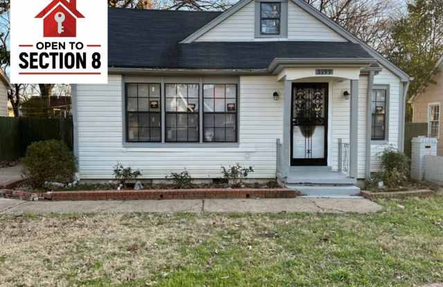 Charming 4 Bdrm, 3 Bath Home | U of M Area | Open To Section 8 photos photos