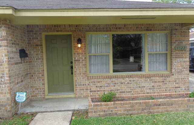 1522 Hewitt Dr - 1522 Hewitt Drive, Houston, TX 77018