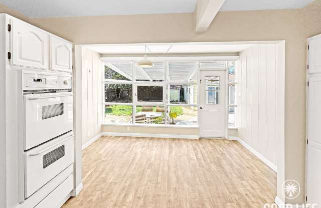 Charming 3-Bedroom Anaheim Home Featuring Private Backyard  Assigned Parking photos photos