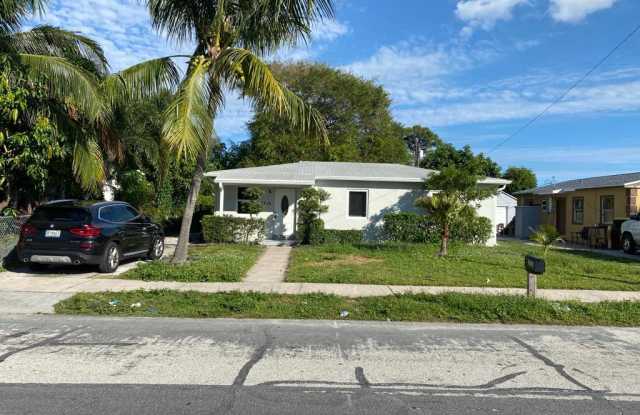 1218 South B Street photos photos