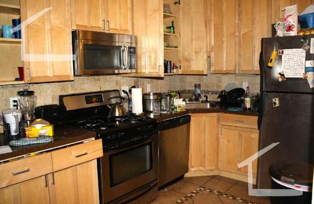 Nicely renovated 4 bed unit near BU and the Green Line. Gallery 3