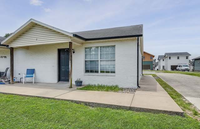 Updated 2-bedroom, 1-bathroom minutes from Bentonville Square Gallery 3