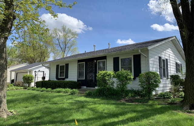 101 Hickory Avenue - 101 Hickory Avenue, Streamwood, IL 60107