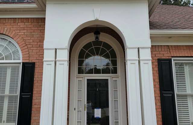 225 Lockmeade Way Gallery 2