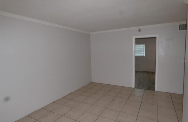 800 TYRONE BOULEVARD N Gallery 2