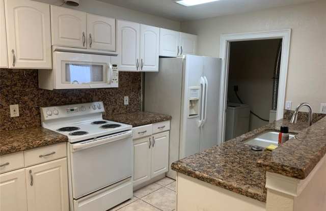 907 SW 78th Ave photos photos