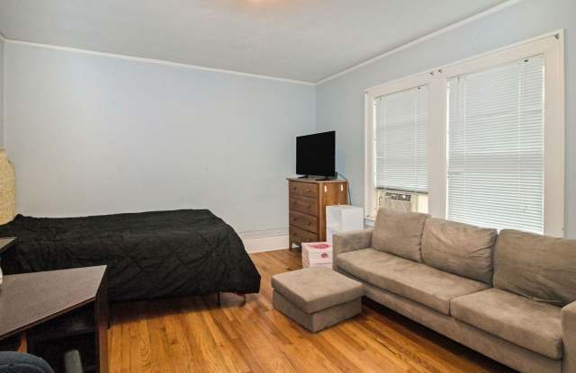 1407 Morton Avenue Gallery 3