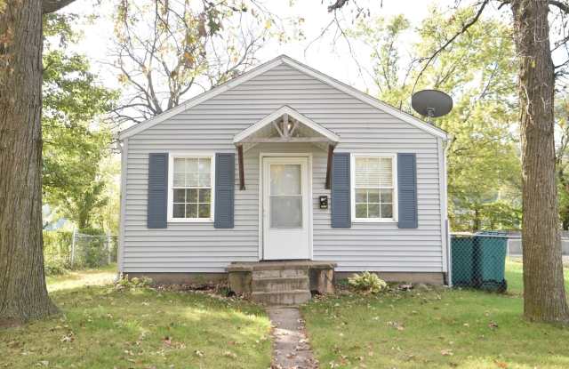 Mishawaka South-side 3 bedroom with a fenced backyard on a corner lot - 1519 Panama Street, Mishawaka, IN 46544 Mishawaka South-side 3 bedroom with a fenced backyard on a corner lot - 1519 Panama Street, Mishawaka, IN 46544