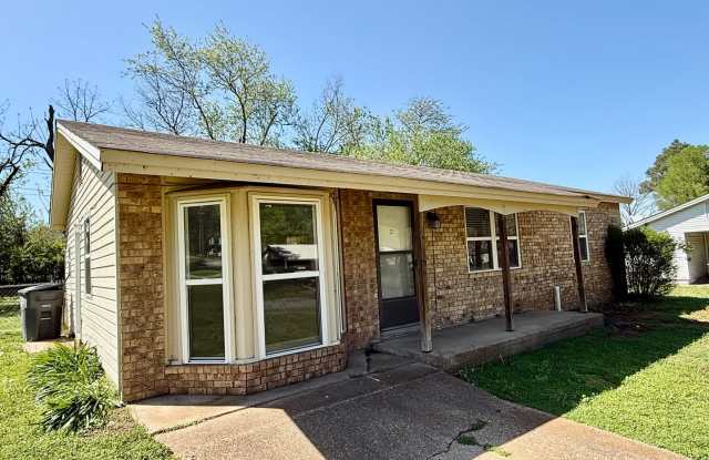 709 N Holly Searcy, AR photos photos