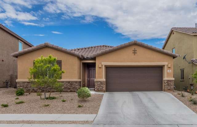 Modern 4 Bed Tucson Rental with Spacious Kitchen  Master Suite photos photos