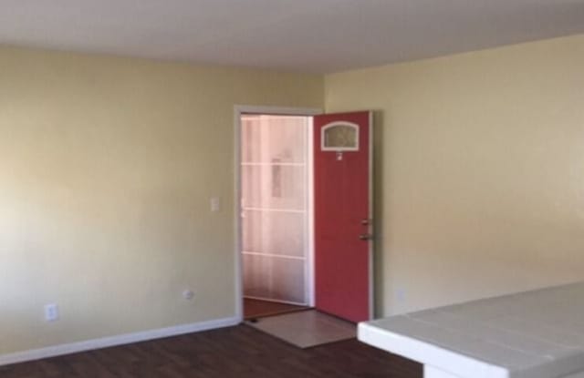 13th Street Apartments Gallery 4