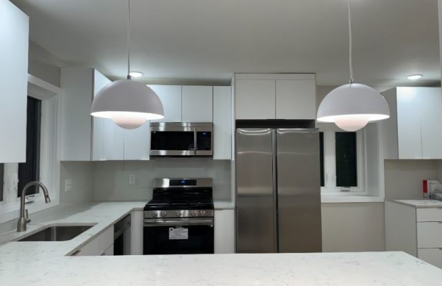 539 Undercliff Ave 2 - 539 Undercliff Avenue, Edgewater, NJ 07020