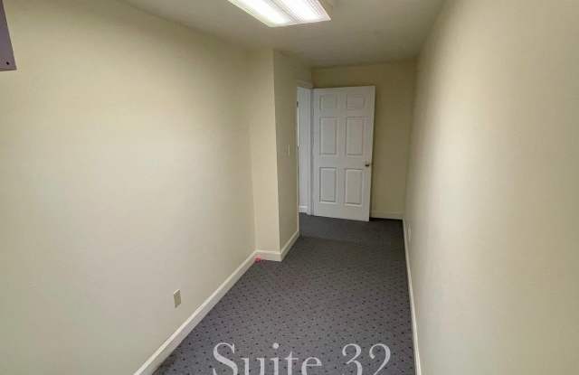 5201 W WOODMILL Drive Gallery 4