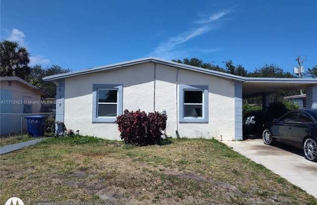 632 W 5th St - 632 West 5th Street, Riviera Beach, FL 33404