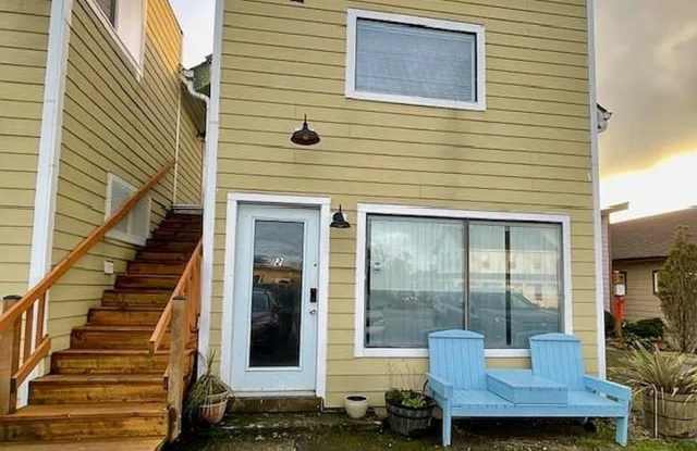 Spacious 2 Bedroom / 2 Bathroom Apartment in the Heart of Ocean Park – Available Now! photos photos