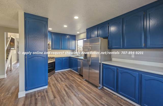 Newly Updated - New Appliances, Flooring, Fixtures - 3-Car Garage - Windsor photos photos