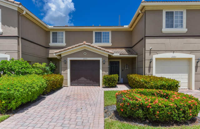 2205 SW MARSHFIELD Court Gallery 1