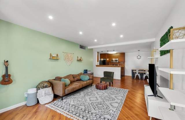 25825 Tournament Rd Apt I9 Gallery 1