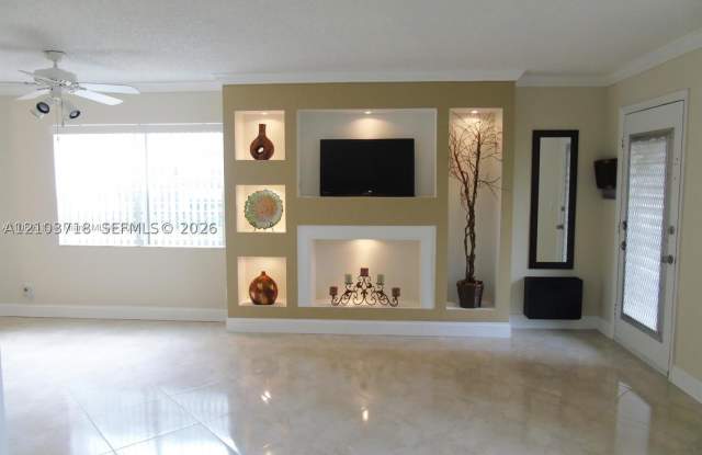 545 Normandy L Gallery 1