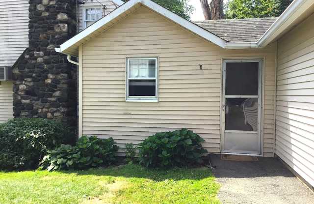 18 East Lane Gallery 1