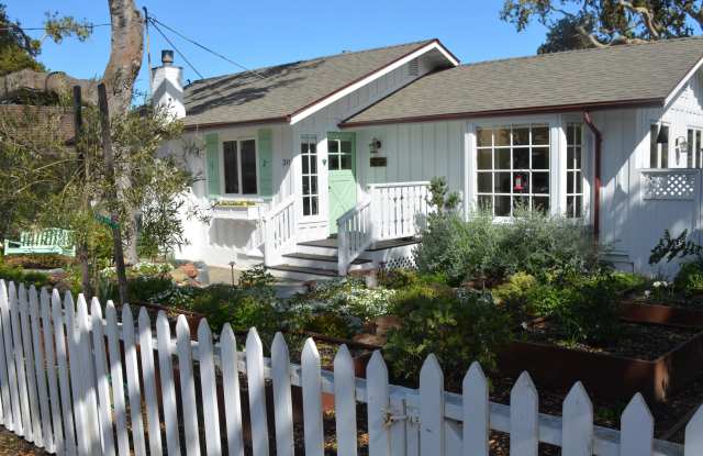 315 Willow Street Gallery 2