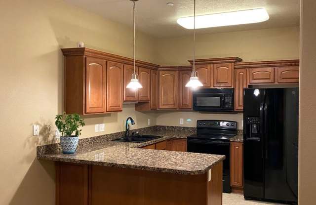 Great 2 Bed 2 Bath Unit in Millcreek!!! photos photos