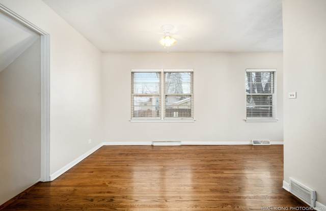 121 Elmwood Drive Gallery 4