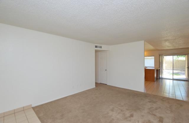 4107 East Windrose Drive Gallery 4